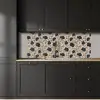 Motief - Bloemen - Zwart - Beige keuken achterwand 2 middel 871 -sfeer1