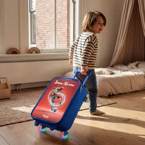 Voetballer - Bal - Lichtcirkel - Rood Kinderkoffer - Blauw klein -sfeer1