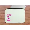 Focus on the good - Beige - Roze laptophoes neopreen klein -tafel