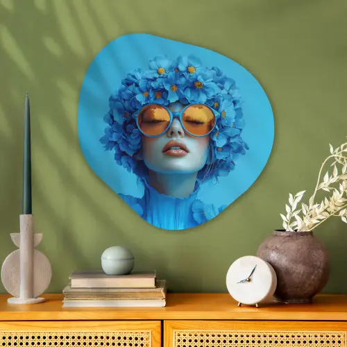 Vrouw - Bloem - Blauw - Modern - Bril - Portret Wandcirkel Organisch Plexiglas middel -sfeer2