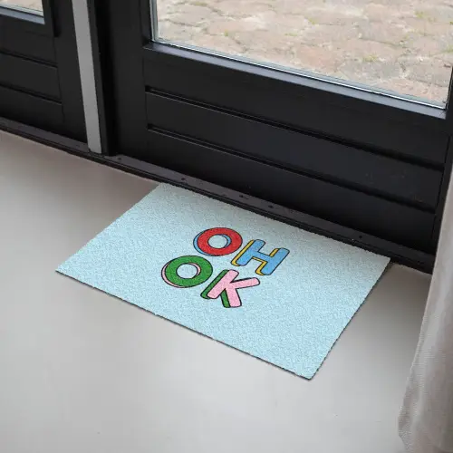 Oh ok - Blauw - Kleurrijk Deurmat klein -sfeer2