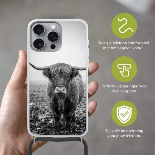 Schotse hooglander - Zwart - Wit - Gras Hoesje iPhone 16 Pro Max met koord klein -sfeer2_NL