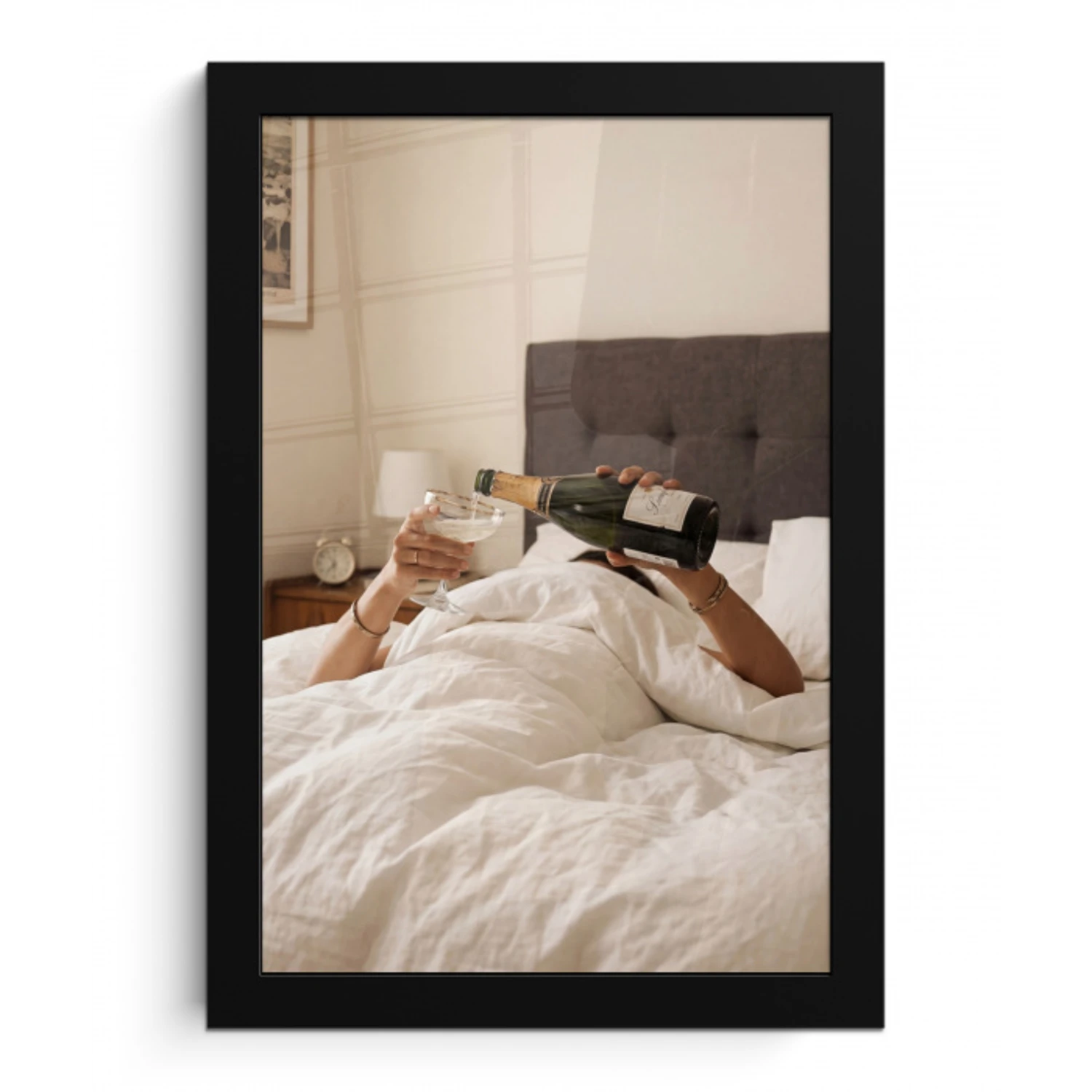 Champagne - Bed - Bubbels fotolijst zwart zonder passe partout klein -3d