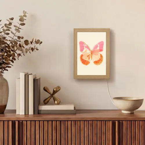 Oranje - Vlinder - Minimalistisch Light Box met kabel (Tafellamp) klein -sfeer2