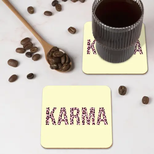 Karma - Luipaardprint - Geel onderzetter kurk middel -sfeer2