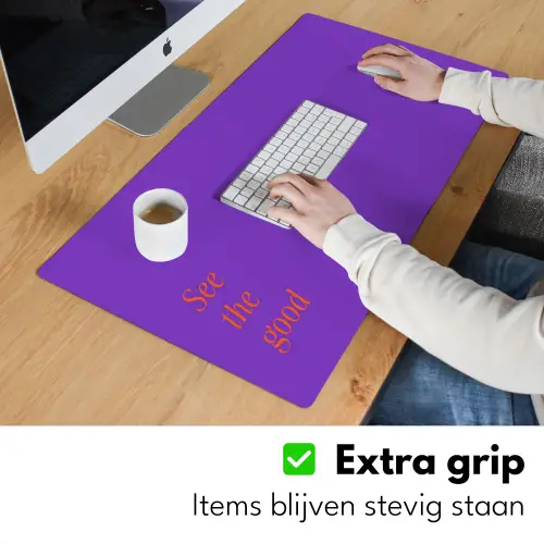 See the good - Oranje - Paars Muismat XXL klein -sfeer3