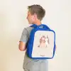 Prinses en een eenhoorn in pastel kleuren Kinderrugzak - Blauw middel -sfeer2