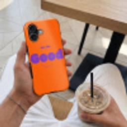 See the good - Paars - Oranje - Smiley Toughcase MagSafe Apple iPhone 17 klein -Sfeer1M