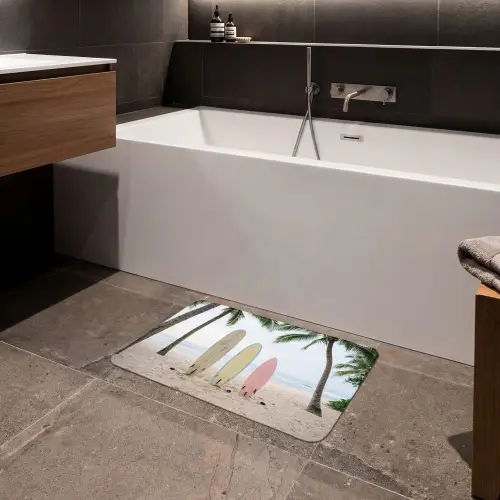 Surfboard - Palmbomen - Kleurrijk Badmat klein -sfeer3