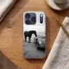 Paard - Auto - Zwart - Wit Telefoonhoesje iPhone 17 Pro klein -sfeer1