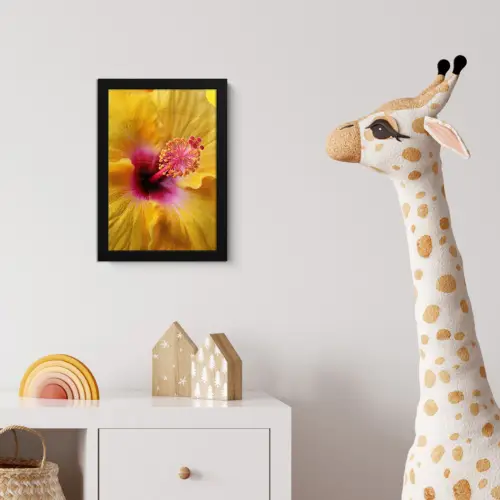 Geel - Hibiscus - Tropisch fotolijst zwart zonder passe partout klein -usfeer4_kinderkamer