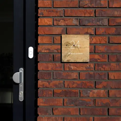 Hout - Klassiek Naambord Vierkant klein -sfeer1-XS