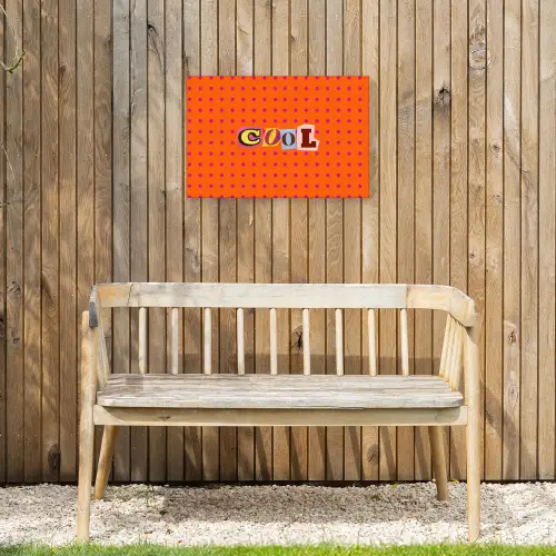Cool - Stippen - Oranje Tuinposter op houten frame 2 cm dik klein -sfeer4