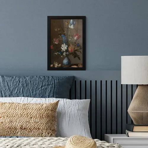 Bloemen in een Wan-Li vaas en schelpen - Schilderij van Balthasar van der Ast fotolijst zwart zonder passe partout klein -sfeer3
