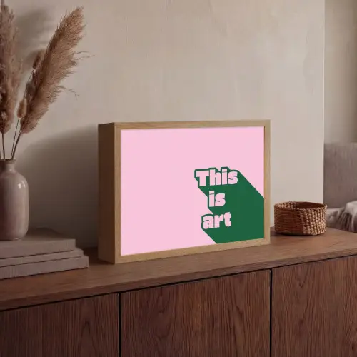 Groen - Teskt - This is art - Roze Light Box met batterij (Wandlamp) middel -sfeer2