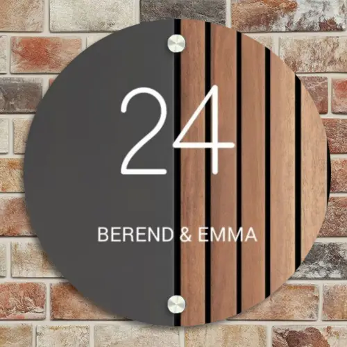 Hout en antraciet - Klassiek Naambord Rond klein -sfeer2