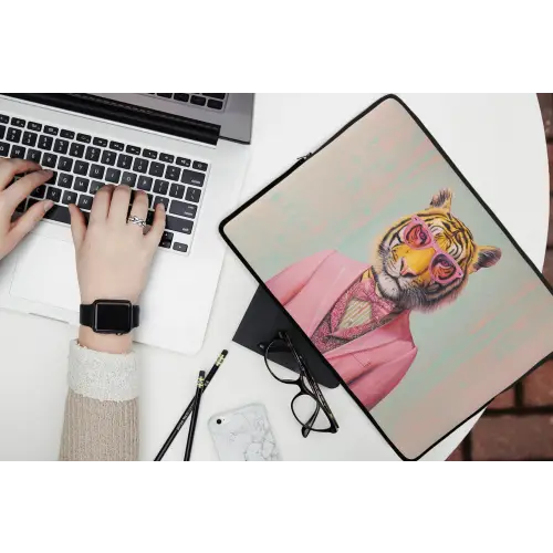 Tijger - Strik - Jasje - Roze laptophoes neopreen klein -bureau