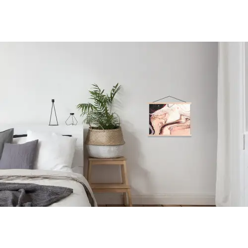 Binnenkant van een roze geode uit de natuur textielposter latten blank klein -woonkamer