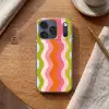 Banen - Golven - Kleurrijk - Verticaal Telefoonhoesje iPhone 17 Pro klein -sfeer1