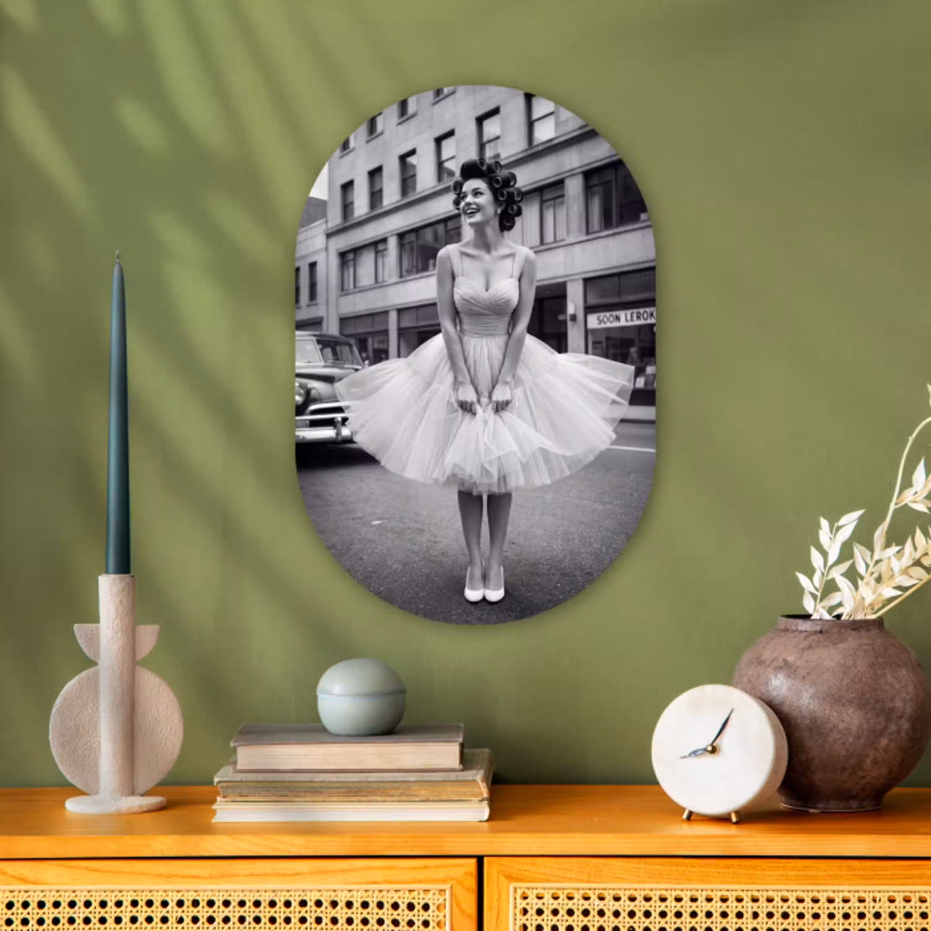 Retro - Vrouw - Zwart - Wit Wandcirkel Ovaal Forex klein -sfeer2