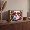 Vrouw - Bril - Kleuren - Graffiti Light Box met batterij (Wandlamp) middel -sfeer2