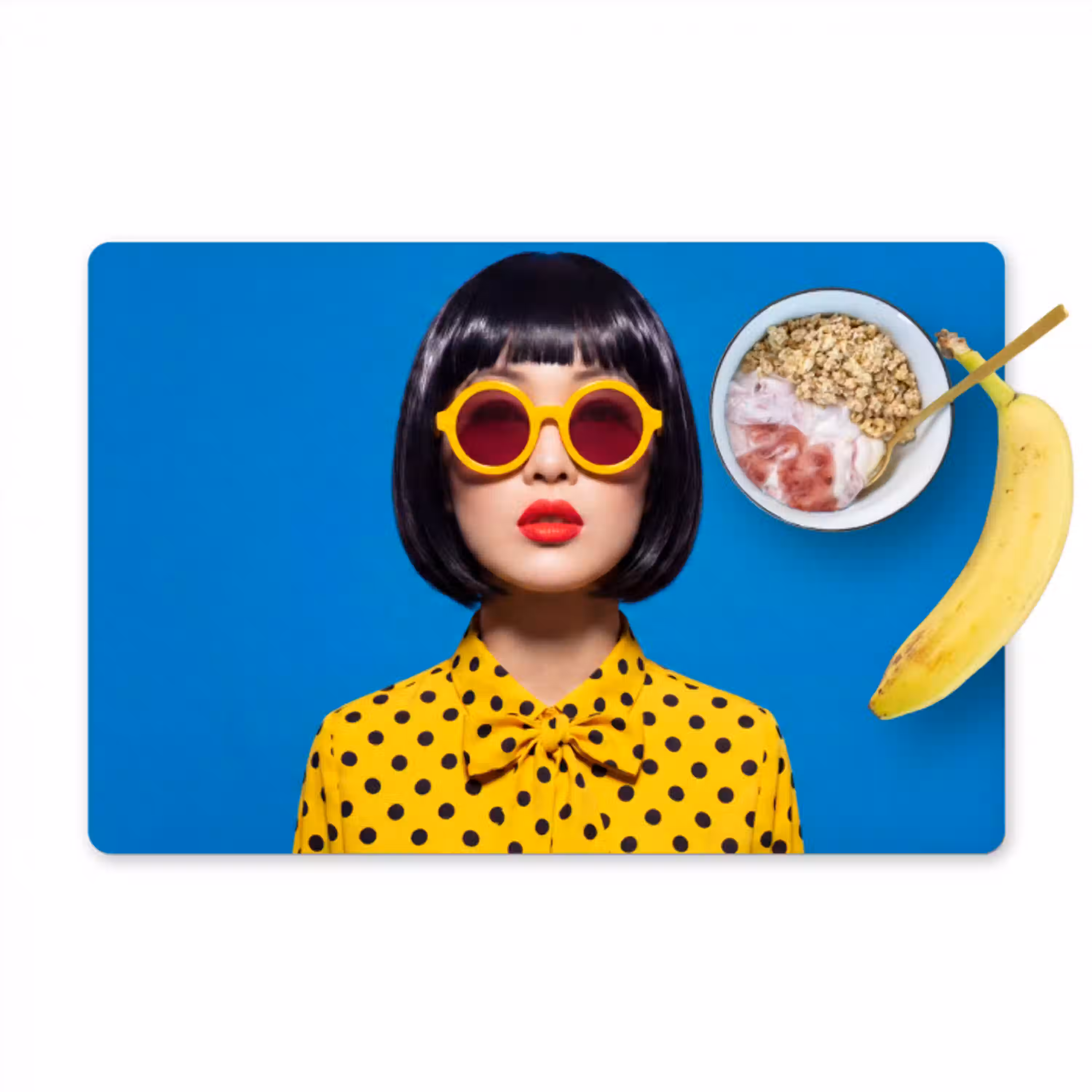 Vrouw - Zonnebril - Pop Art - Portret - Geel Placemat vinyl groot -zzzproduct_Kitchenyeah-website