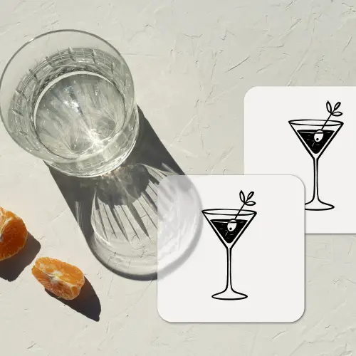 Cocktail - Glas - Olijf - Minimalistisch onderzetter kurk middel -sfeer4