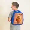 Oranje Pluizig Monster met Hoorns Kinderrugzak - Blauw middel -sfeer2