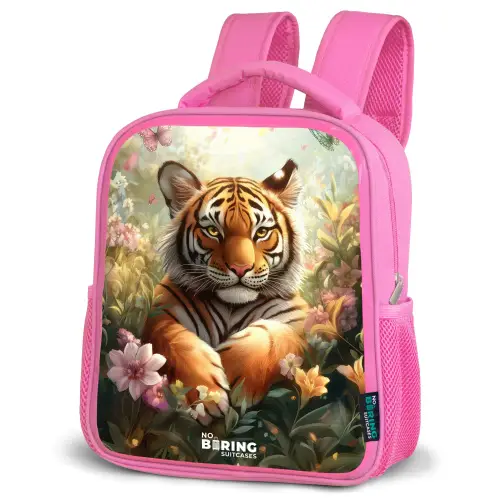 Tijger in bloemenveld met vlinders en zonlicht Kinderrugzak - Roze middel -schuin
