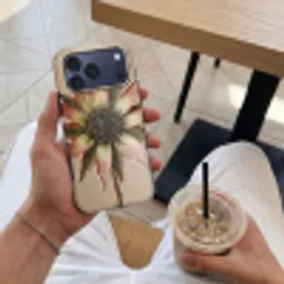 Droogbloem - Protea - Vintage - Beige - Rustiek Toughcase MagSafe Apple iPhone 17 Pro Max klein -Sfeer1M