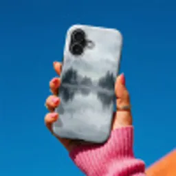Bos - Meer - Mist - Natuur - Grijs Toughcase MagSafe Apple iPhone 17 klein -Sfeer1V