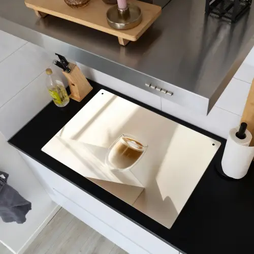 Mok - Latte - Minimalistisch - Schaduw Inductie beschemer met haakjes klein -sfeer1