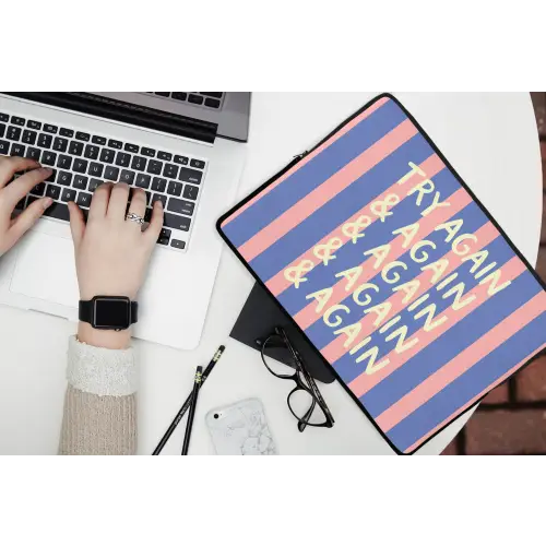 Try again - Strepen - Roze - Verticaal - Blauw laptophoes neopreen klein -bureau