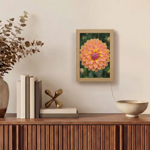 Dahlia - Bloem - Oranje Light Box met kabel (Tafellamp) klein -sfeer2