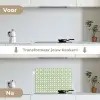 Patroon - Bloemenvorm - Groen keuken achterwand spatscherm klein 900 -voor_na_NL