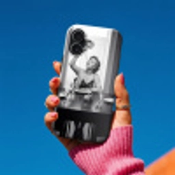 Vrouw - Spaghetti - Zwart - Wit Toughcase MagSafe Apple iPhone 17 klein -Sfeer1V