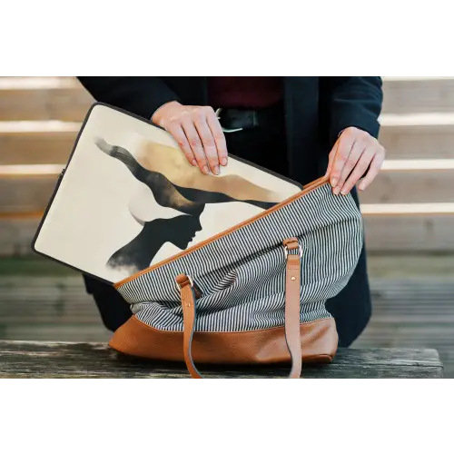 Vrouw - Golven - Zwart laptophoes neopreen klein -tas