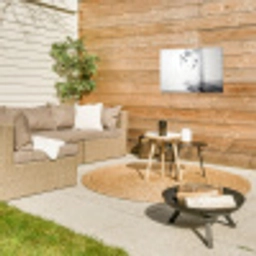 Bamboestammen - Water - Minimalistisch - Wit Tuinposter op houten frame 2 cm dik klein -sfeer2