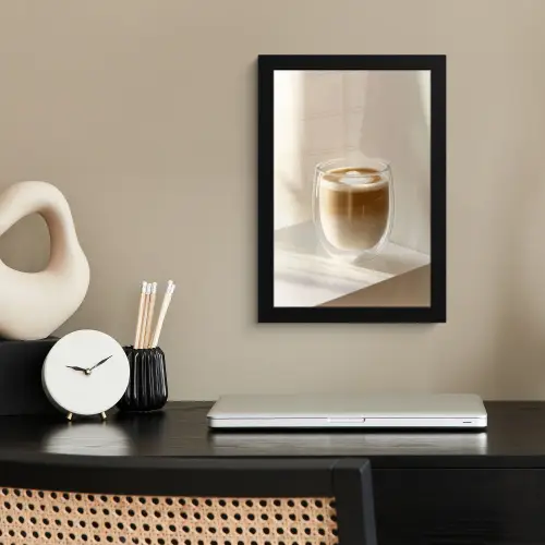Mok - Latte - Minimalistisch - Schaduw fotolijst zwart zonder passe partout klein -sfeer1