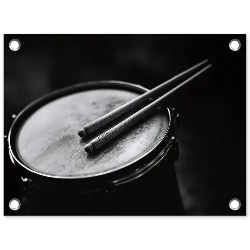 Trommel - Close-up - Drumstokken - Zwart tuinposter los doek klein -3d