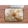 Close up - Pioenroos - Wit laptophoes neopreen klein -tafel