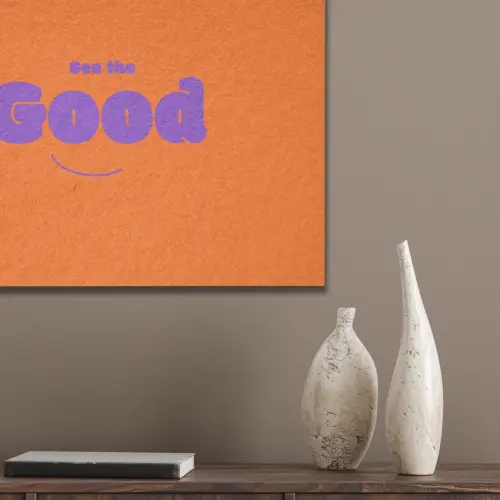 See the good - Paars - Oranje - Smiley PET vilt klein -sfeer6_closeup