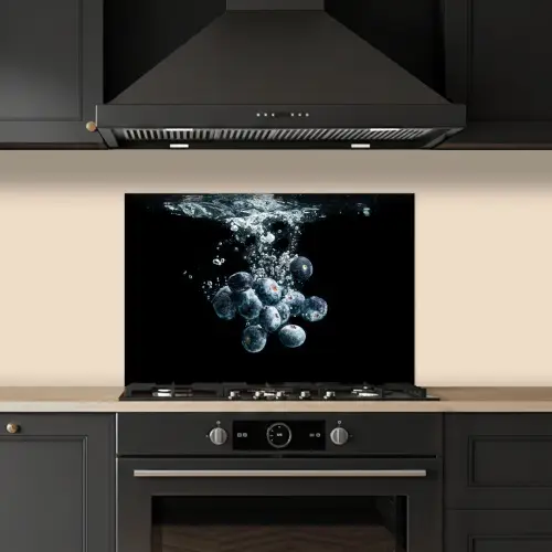 Blauwe bessen - Fruit - bes - Stilleven - Water - Zwart keuken achterwand spatscherm klein -sfeer1