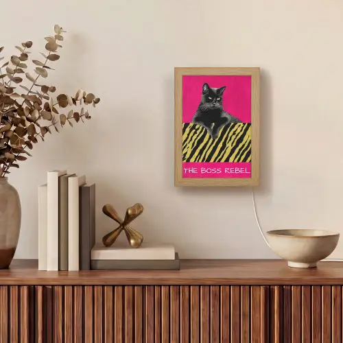 Kat - Baas - Roze - Tijgerprint Light Box met kabel (Tafellamp) klein -sfeer2