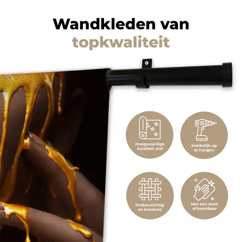 Goud - Vrouw - Verf - Lippen - Luxe Wandkleed katoen klein -sfeer2
