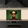 Vrouw - Groen - Bril - Aesthetic - Modern keuken achterwand spatscherm klein -sfeer1