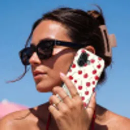 Kersen - Minimalistisch - Rood Toughcase MagSafe Apple iPhone 17 klein 1017 -Sfeer2V