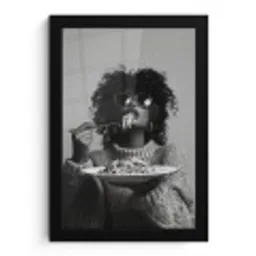 Vrouw - Pasta - Zwart - Wit fotolijst zwart zonder passe partout klein -3d