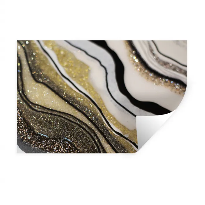 De binnenkant van een agaten met een gouden kleur uit de natuur Muursticker klein -3d