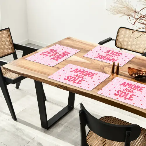 Amore vita sole - Roze - Hartjes Placemat vinyl groot -zzsfeer4_Kitchenyeah-website
